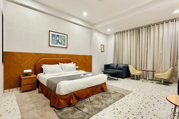 Room 25 of 92