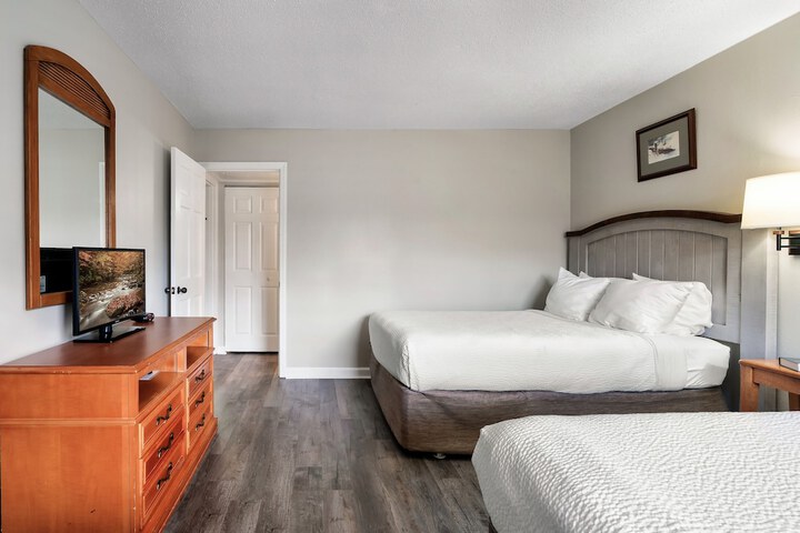 Room 15 of 102