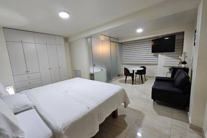 Room 4 of 6