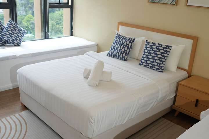 Room 45 of 77