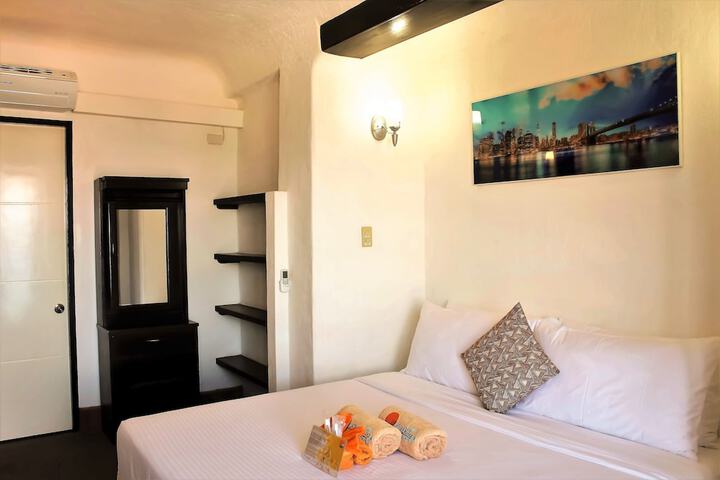 Room 4 of 403