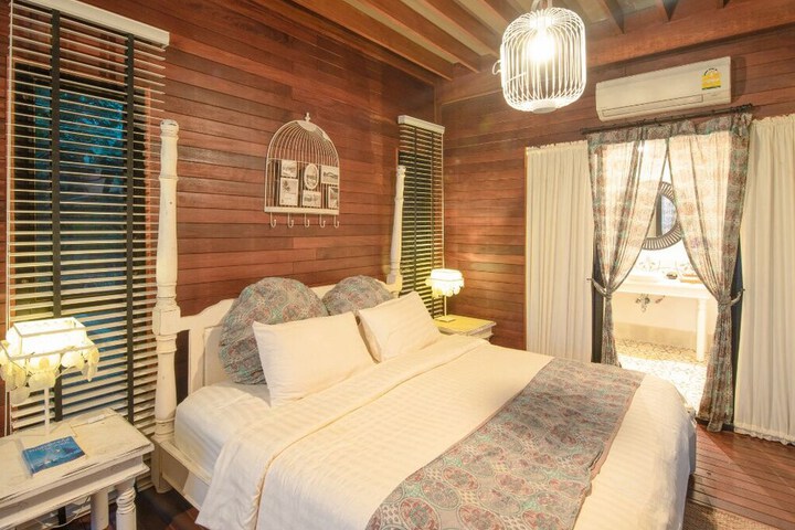 Room 22 of 76