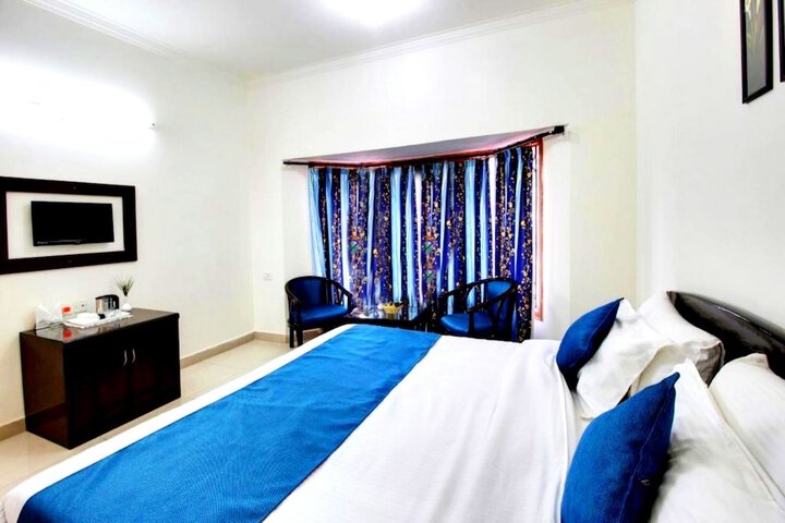 Room 5 of 10
