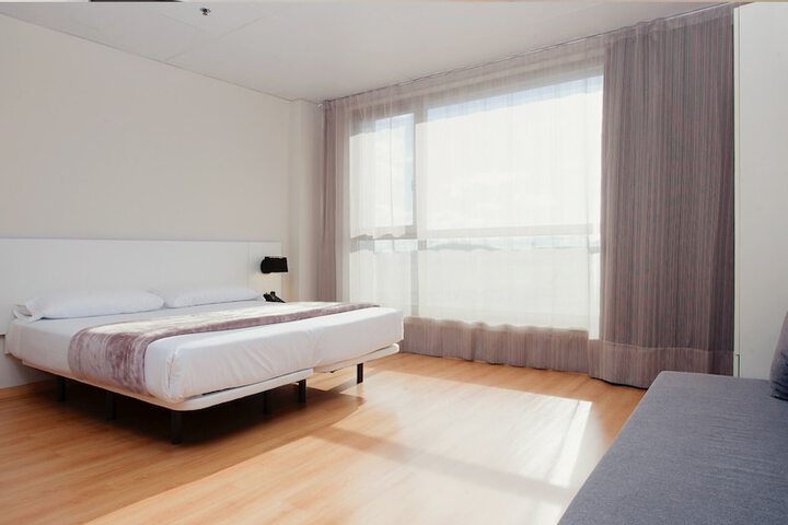 Room 8 of 49