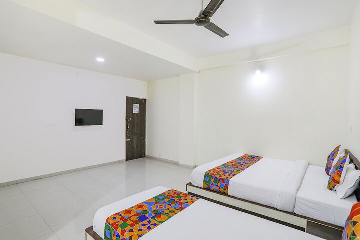 Room 13 of 22