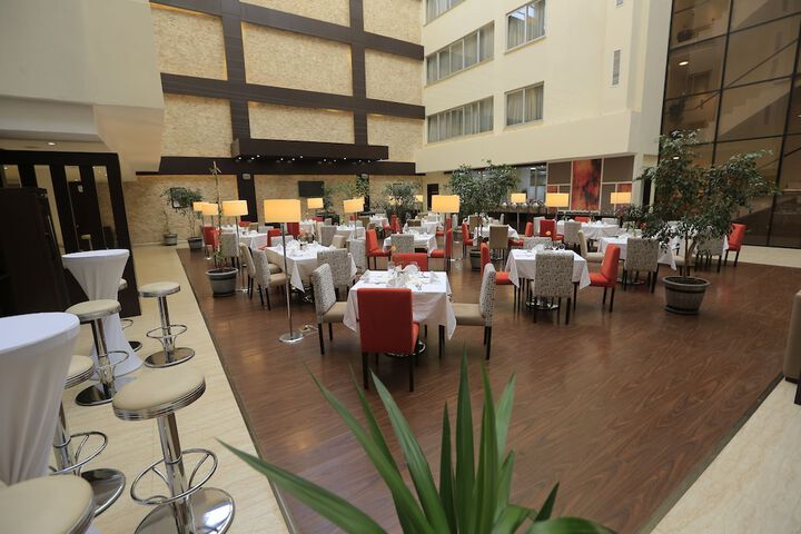 Dining 50 of 66