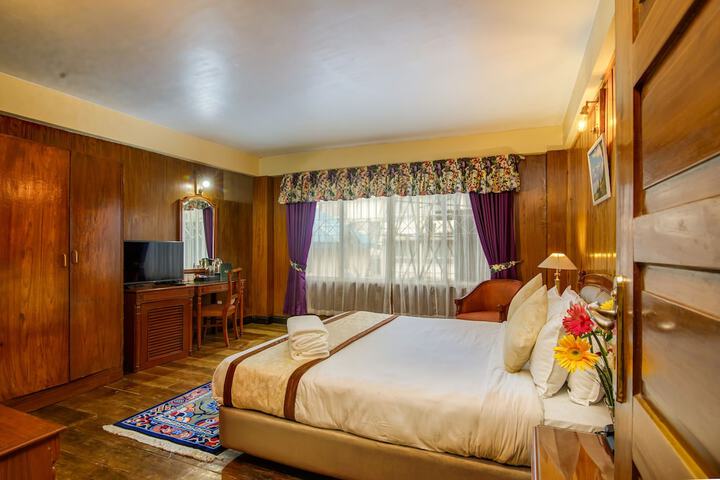 Room 4 of 22