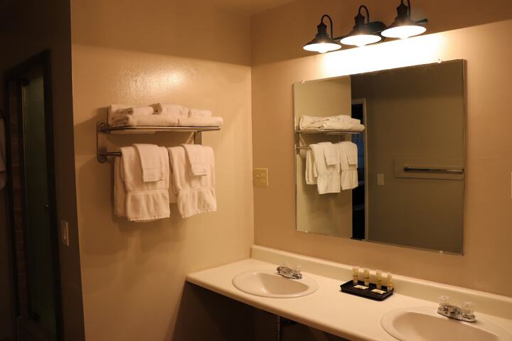 Room 336 of 504