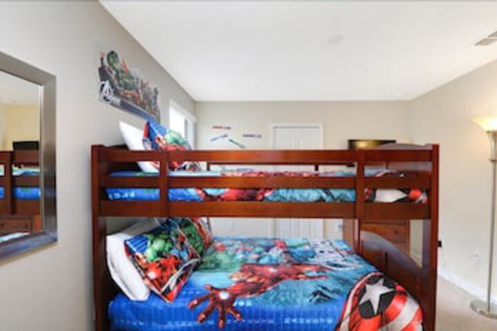 Room 32 of 35