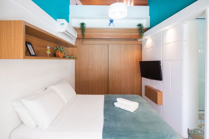Room 8 of 94