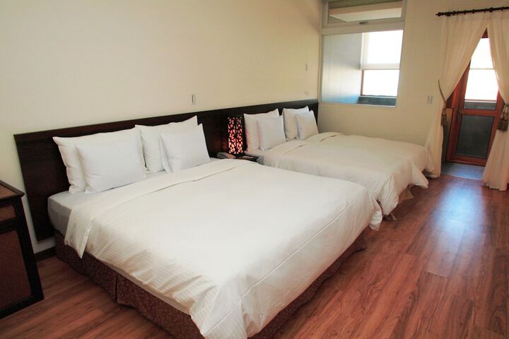 Room 6 of 108