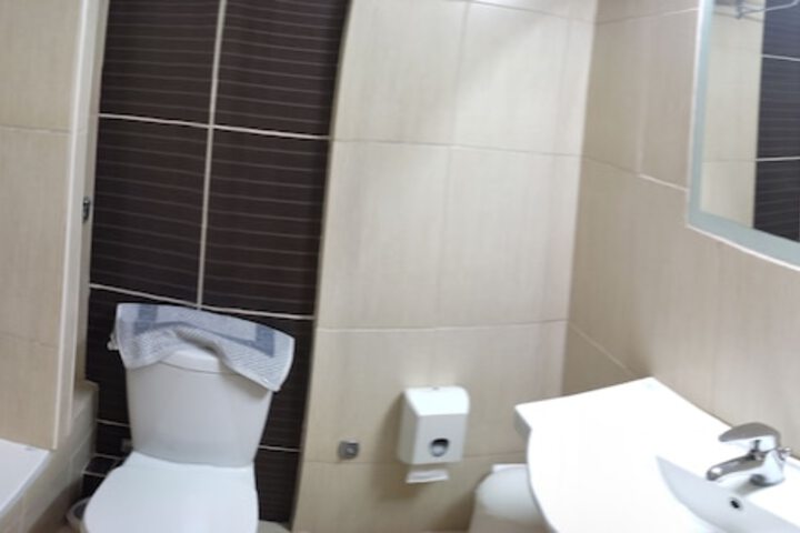 Room 15 of 34