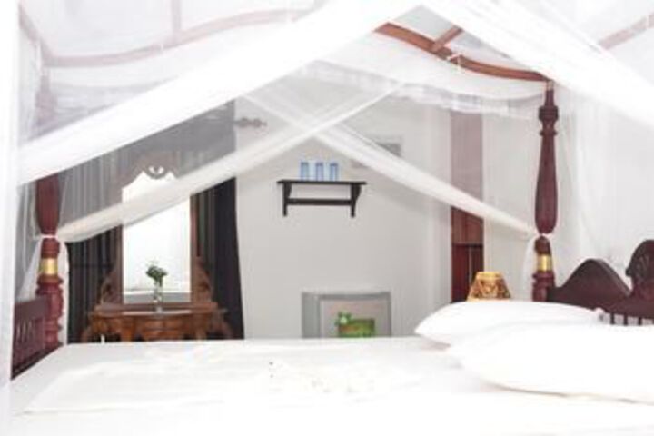Vista Rooms Dewalaya Road 1