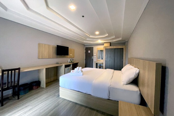 Room 15 of 90