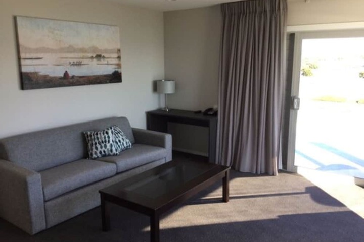 Room 10 of 31