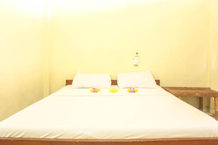 Room 11 of 33