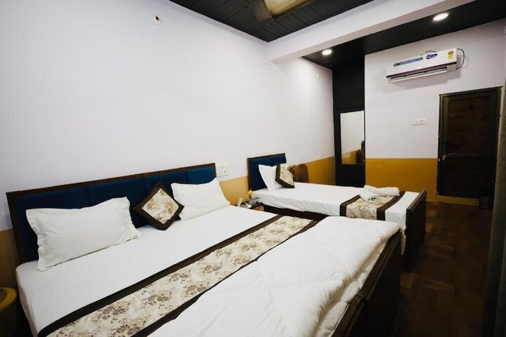 Room 7 of 32
