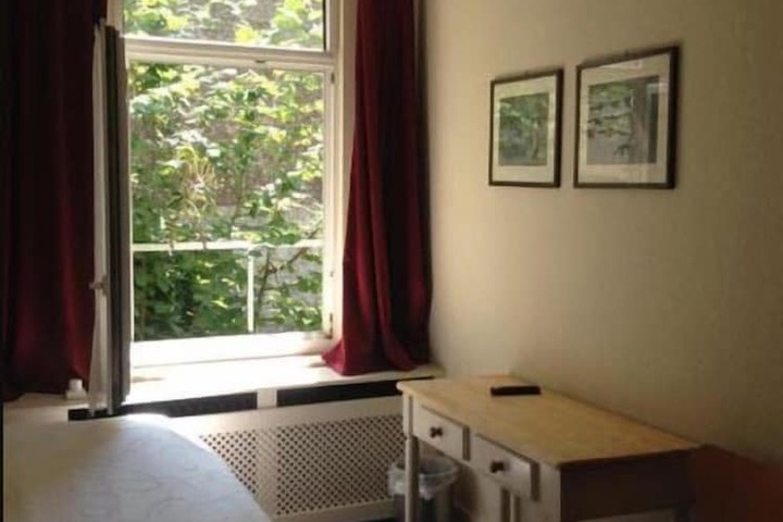 Room 10 of 44
