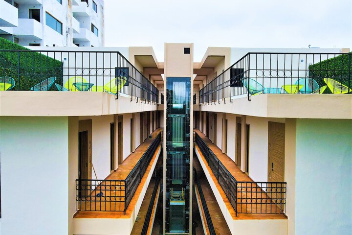 Hotel 102 of 115