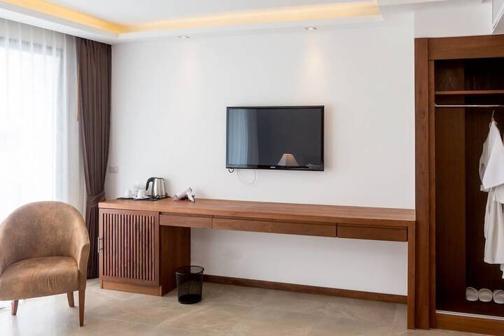 Room 5 of 42