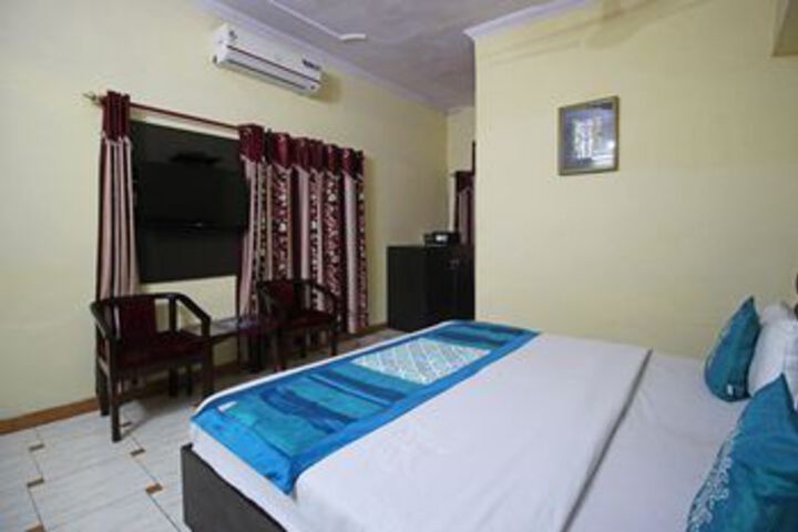 Room 9 of 20
