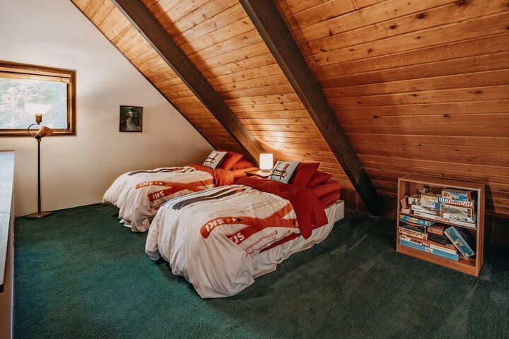 Room 6 of 34