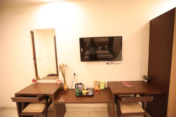 Room 8 of 24