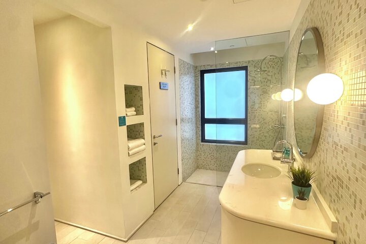 Room 46 of 60