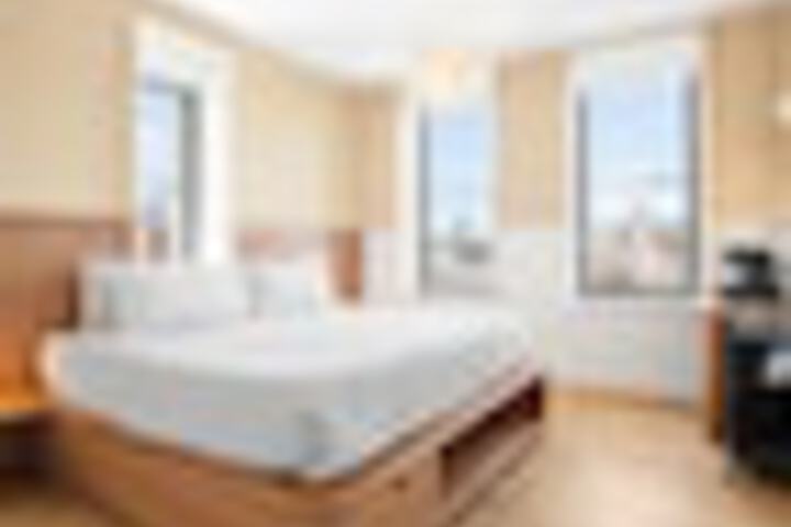 Room 65 of 171