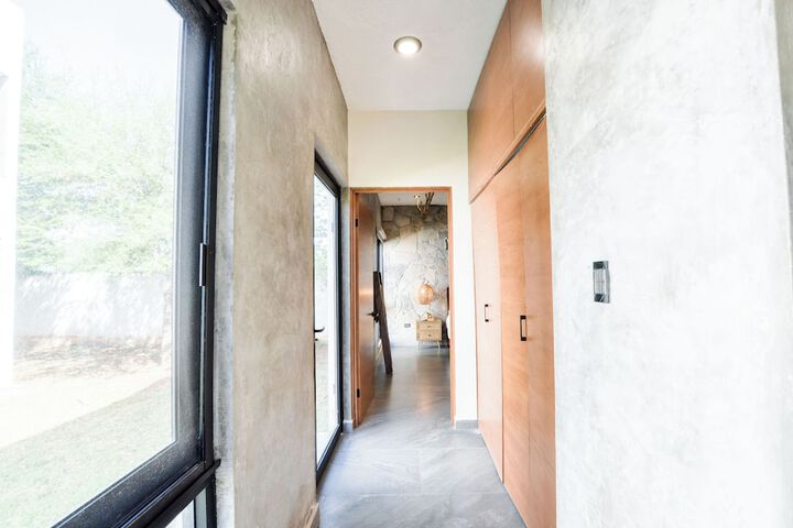 Room 15 of 148