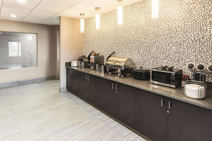 Breakfast/Coffee Service 29 of 35