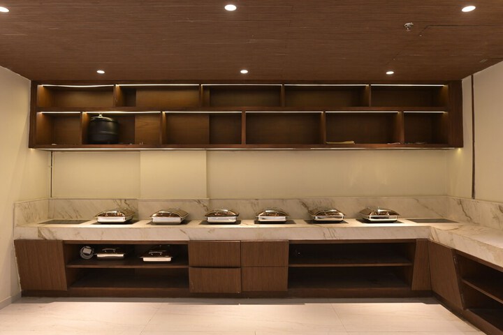 Ballroom/Hall 69 of 72