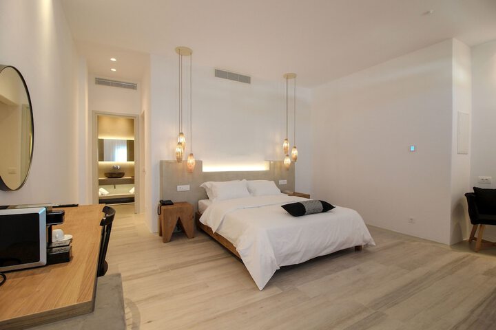 Room 9 of 54