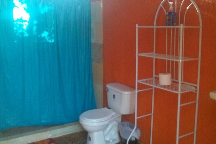 Room 5 of 16