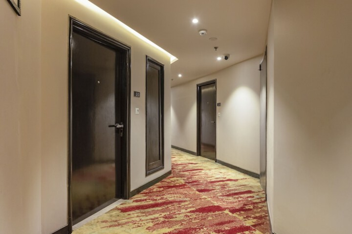 Ballroom/Hall 52 of 74