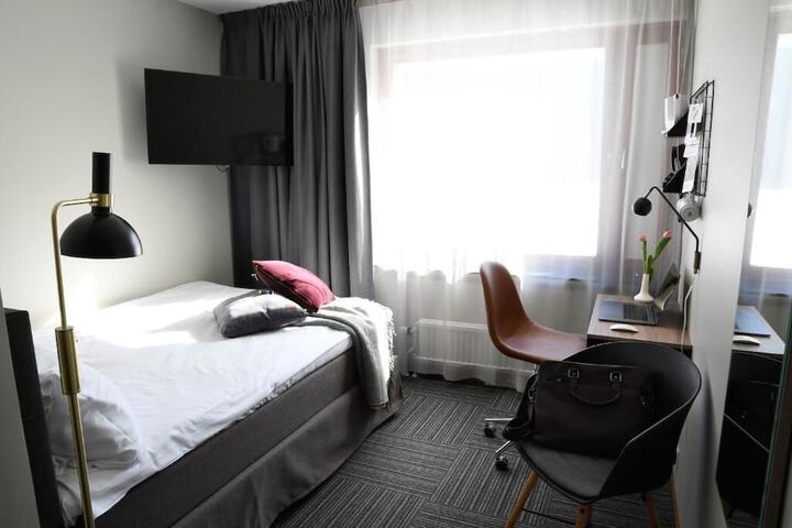 Room 25 of 41