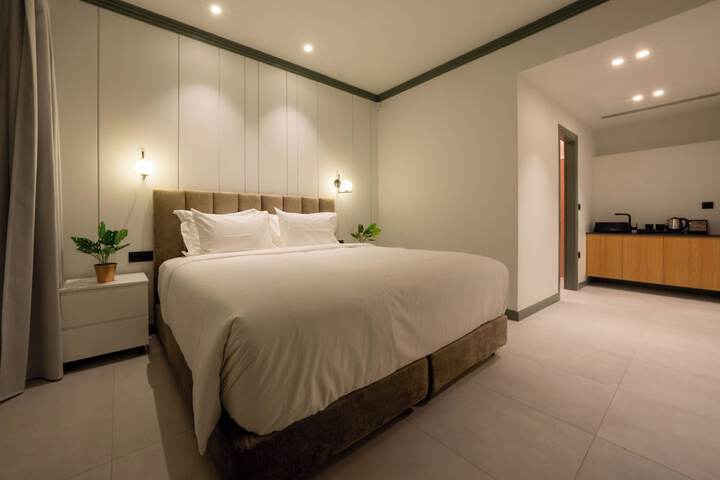 Room 11 of 120