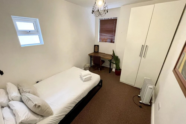 Room 7 of 21
