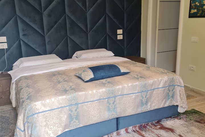 Room 9 of 31