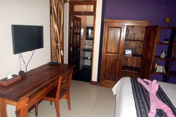 Room 9 of 87