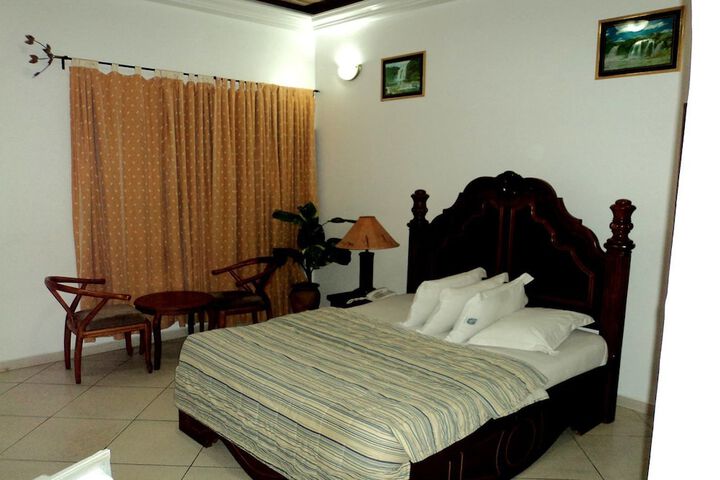 Room 3 of 18