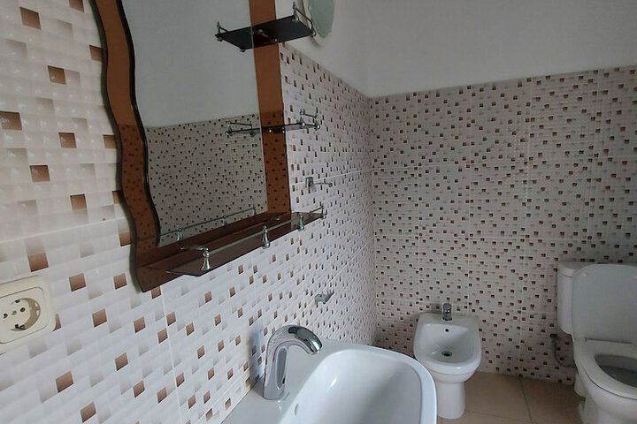 Room 32 of 52