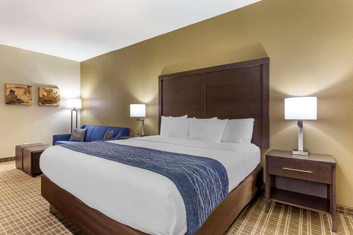 1 King Bed (11 of 12)