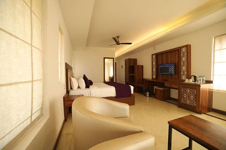 Room 6 of 51