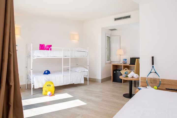 Room 13 of 31