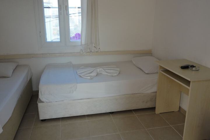 Room 14 of 99