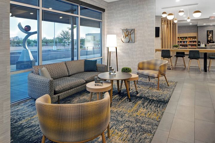 Lobby lounge