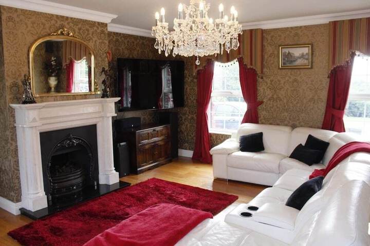 ROE VALLEY MANOR AND ESTATE