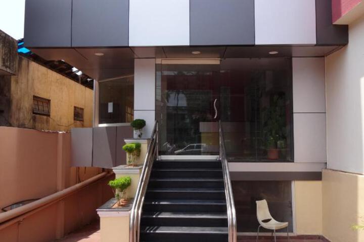 OYO Flagship Hussains Marwa