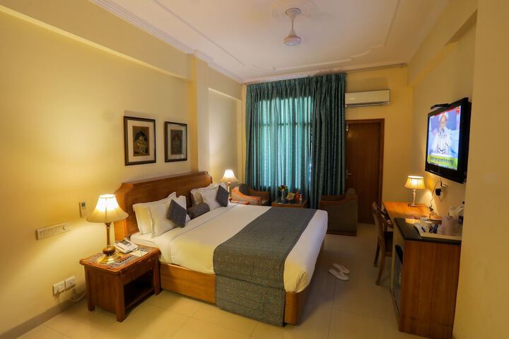Room 14 of 60